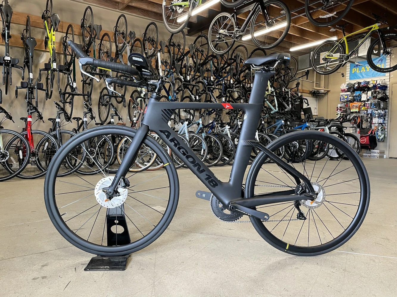 Argon 18 E-117 Disc Shimano Ultegra Di2 - Black 2022 6 Argon 18 E-117 Disc Shimano Ultegra Di2 - Black 2022 - Image 4