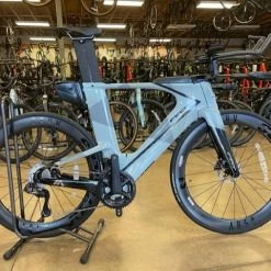 Felt IA Advanced Shimano Ultegra Di2 (12 Speed) W/ Reynolds AR 58/62 Disc Surfmist 2023