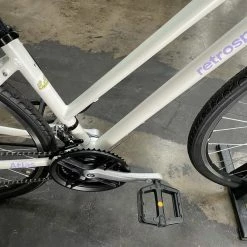 Retrospec Atlas Step-Thru Comfort Hybrid Bike - White 2022 -Aventon Shop WKGR4Xn0cZ7XtpufljXrsnSz0