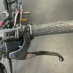 Fuji Absolute 1.9 Step Thru Black 2022 -Aventon Shop Znnx494AeWQPPIjgyGeCG w0A