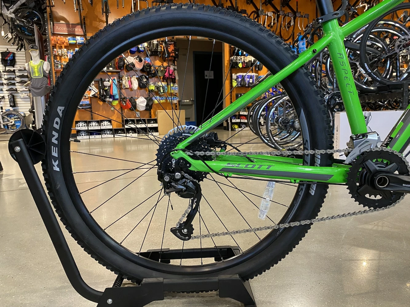 Scott Aspect 950 Shimano Altus - Green 2021 6 Scott Aspect 950 Shimano Altus - Green 2021 - Image 4