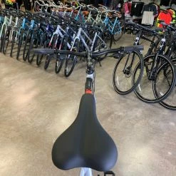 Fuji Absolute 1.3 Disc Shimano Sora - Satin Silver 2022 -Aventon Shop bjlu4nas9UAkO8fStCExPQKMo