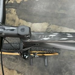 Scott Scale 940 Sram NX - Granite Black 2022 -Aventon Shop cI896k70OHd1yBORtNWv91Cgg