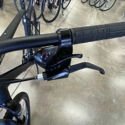 Cannondale Quick CX 4 Hybrid Bike - Front Suspension/Disc Brakes -Aventon Shop cSNvFQJcRHa8Cle3sLjr9ajs