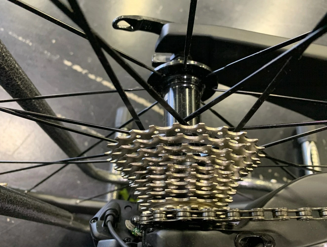 Ventum One Shimano Ultegra Di2 11 Speed - Black 2020 7 Ventum One Shimano Ultegra Di2 11 Speed - Black 2020 - Image 5