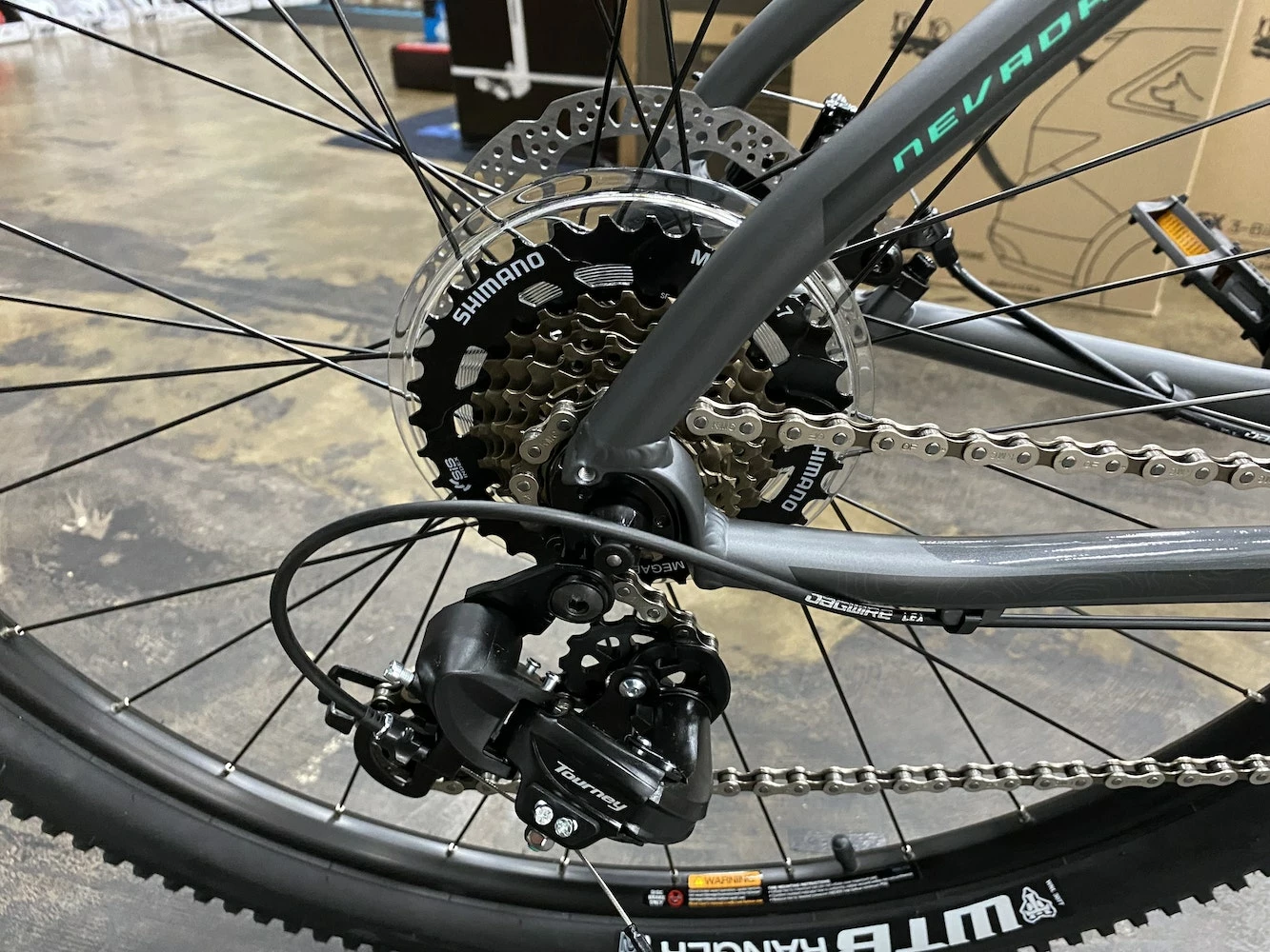 Fuji Nevada 29 1.9 Shimano Tourney - Satin Graphite 2022 7 Fuji Nevada 29 1.9 Shimano Tourney - Satin Graphite 2022 - Image 5