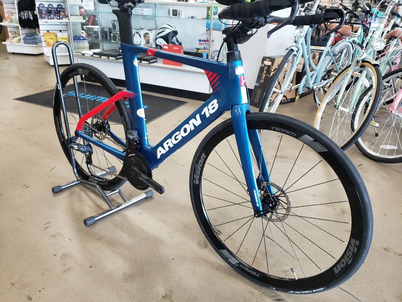 Argon 18 E-117 Tri Disc SRAM AXS 2x12 E-tap Gloss Ocean Blue 2022 11 Argon 18 E-117 Tri Disc SRAM AXS 2x12 E-tap Gloss Ocean Blue 2022 - Image 10