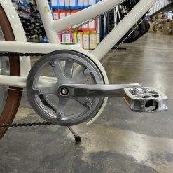 Retrospec Venus Step-Thru City Bike 7-Speed - Eggshell 2022 -Aventon Shop h3F0RRy5HtKCqq8bxE063gZ9s