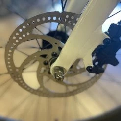 Serfas Dash E-Bike 500W Step Over White -Aventon Shop hQhzXm4R78ur82lwhZlksBsrw