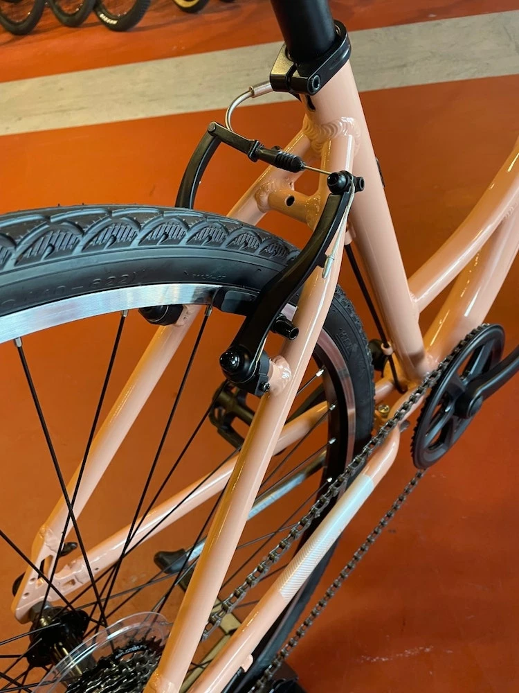 Batch Bicycles Batch Step-Thru Comfort Bike 11 Batch Bicycles Batch Step-Thru Comfort Bike - Image 10