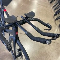 Argon 18 E-117 Tri Sram Force 22/ Reynolds AR58 - Black/Black 2023 -Aventon Shop iapTCoyyDtU5huTVGTtGZsc0s