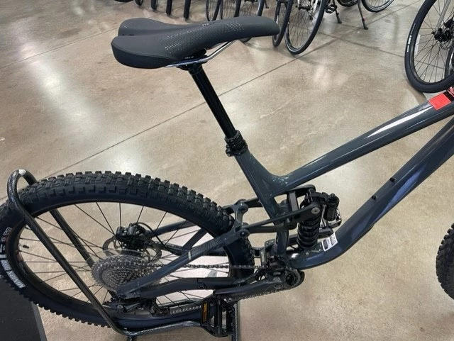 Fuji Rakan 29 LT 1.5 Shimano Deore 1 X 11 - Iron Gray/Sand 2022 13 Fuji Rakan 29 LT 1.5 Shimano Deore 1 X 11 - Iron Gray/Sand 2022 - Image 11