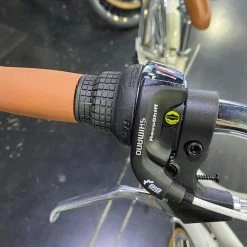 Retrospec Beaumont 7-Speed Step-Thru City Bike - Eggshell 2022 -Aventon Shop m7vqeyfjJh3OnEPehg91T7X A 2