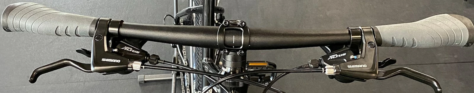 Breezer Midtown 1.5 Low Step Skyline Black 2022 11 Breezer Midtown 1.5 Low Step Skyline Black 2022 - Image 9