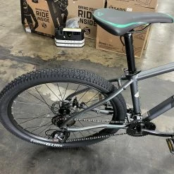 Fuji Nevada 27.5 1.9 - Satin Graphite 2022 -Aventon Shop ouTzv9dQ8af4oGTLChBI2ErRg