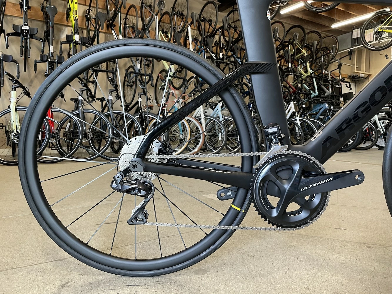 Argon 18 E-117 Disc Shimano Ultegra Di2 - Black 2022 11 Argon 18 E-117 Disc Shimano Ultegra Di2 - Black 2022 - Image 9