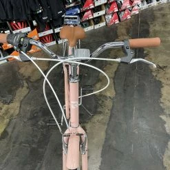 Retrospec Beaumont 7-Speed Step-Thru City Bike - Blush Pink 2022 -Aventon Shop qVTX6aFuSJSse dmZDCVKmlVM 1