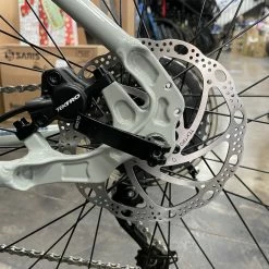 Fuji Absolute 1.7 - Cement 2022 -Aventon Shop t jUlFgh1fyChzLMpRsz7nWjQ