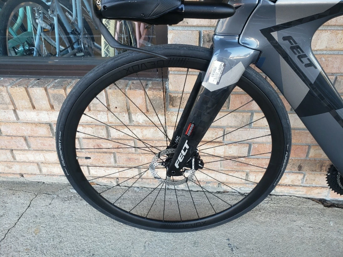 Felt IA Advanced Disc Shimano 105 Charcoal Geo 2023 13 Felt IA Advanced Disc Shimano 105 Charcoal Geo 2023 - Image 11