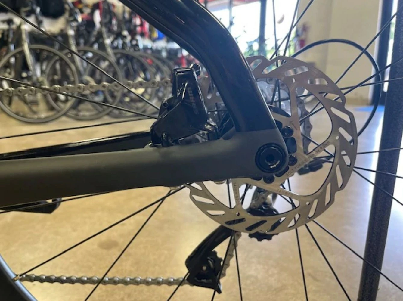 Argon 18 E-117 Tri Disc Sram Force 22 - Black/Black 2022 7 Argon 18 E-117 Tri Disc Sram Force 22 - Black/Black 2022 - Image 5