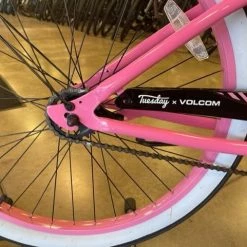 Tuesday Volcom Low Step Cruiser - Pink 2022 -Aventon Shop yOUlaLloJXmDoz4okqsgvxfBk