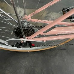 Retrospec Beaumont 7-Speed Step-Thru City Bike - Blush Pink 2022 -Aventon Shop y 4M8Pi N46lAwnuzFhKdLd4M