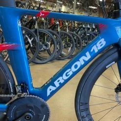 Argon 18 E-117 Tri Sram Force 22/ Reynolds AR58 - Blue/Red 2023 -Aventon Shop yj0 mTiG8vqCISh1EVAA77LuY