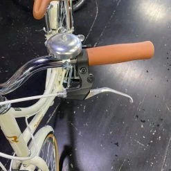 Retrospec Beaumont 7-Speed Step-Thru City Bike - Eggshell 2022 -Aventon Shop z0K9DRSG3WDMliYy ibIwVwM