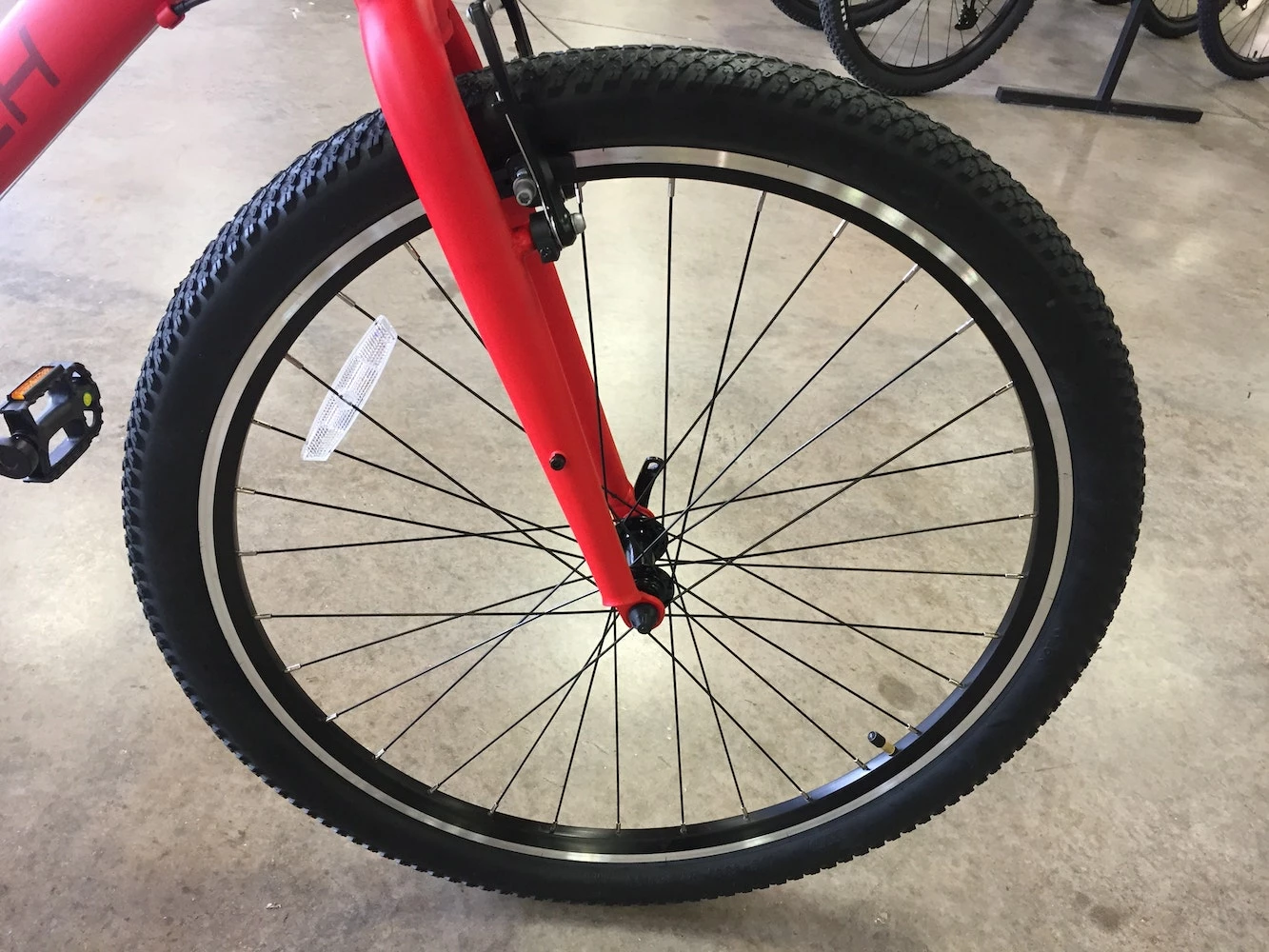 Batch Bicycles Batch Lifestyle 27.5 Inch - Red 2021 6 Batch Bicycles Batch Lifestyle 27.5 Inch - Red 2021 - Image 4